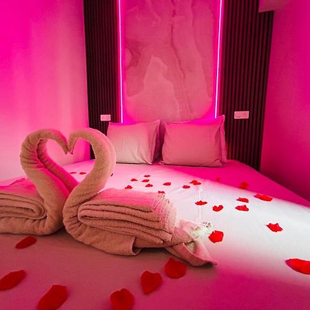 Intimate Escape - Seaside - Spa Bath - Wifi - Ac 尼斯 外观 照片