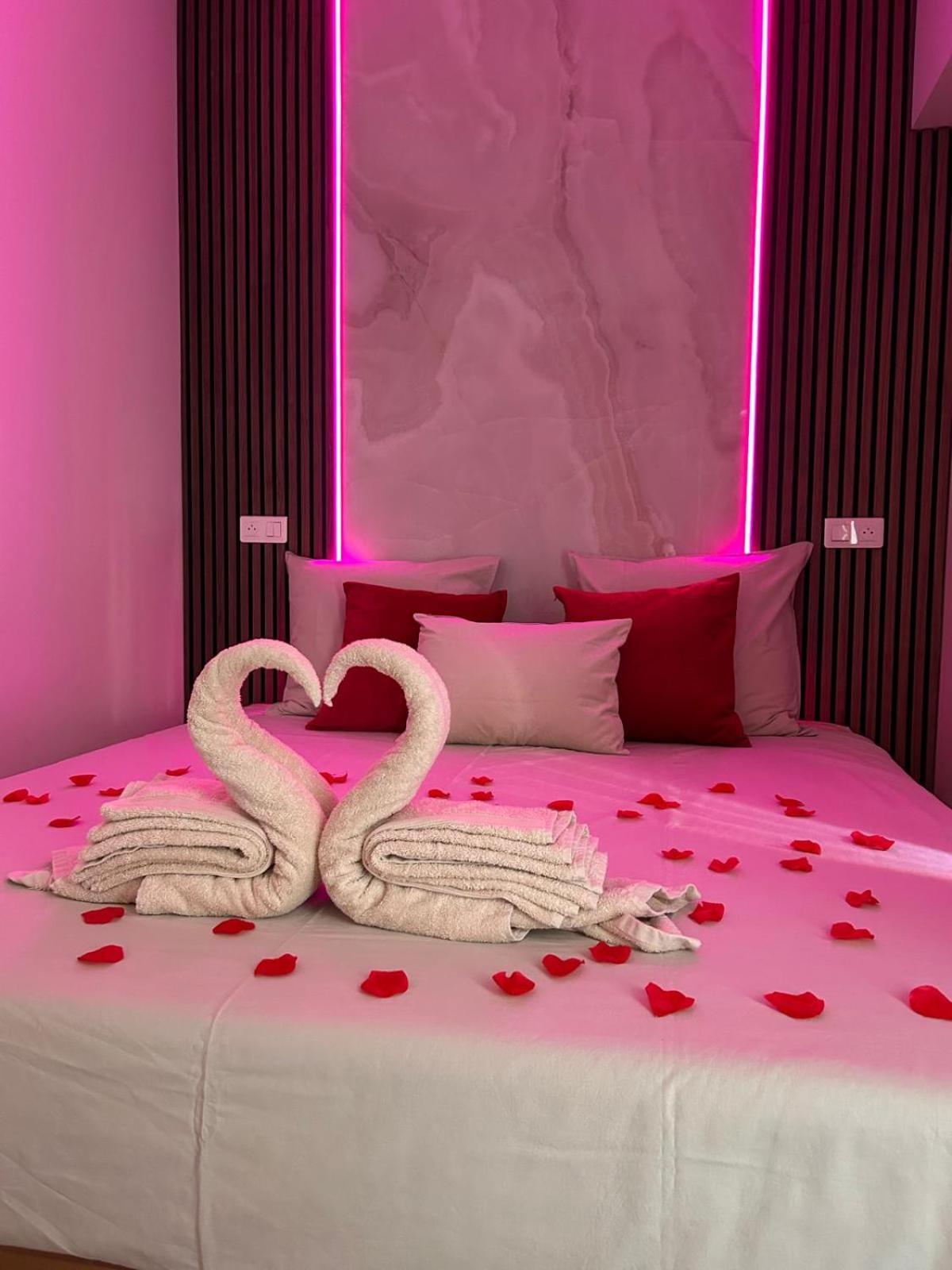 Intimate Escape - Seaside - Spa Bath - Wifi - Ac 尼斯 外观 照片
