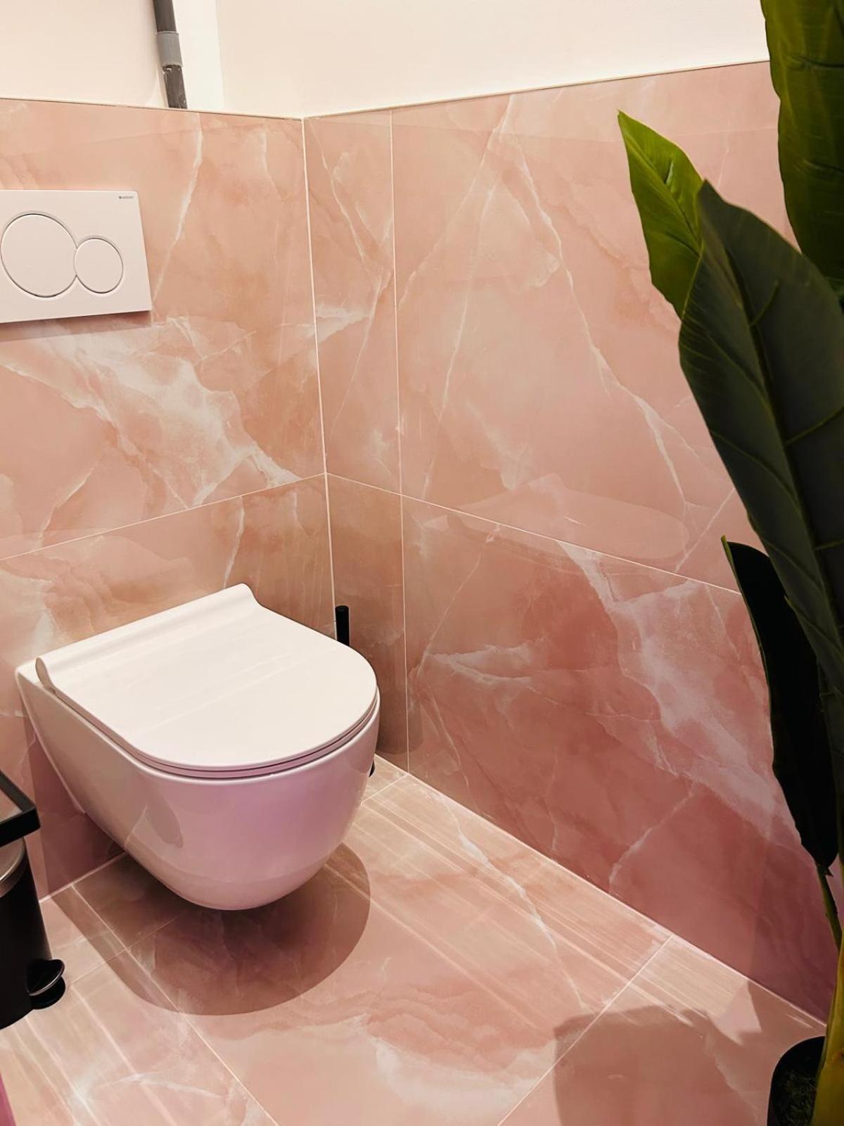Intimate Escape - Seaside - Spa Bath - Wifi - Ac 尼斯 外观 照片